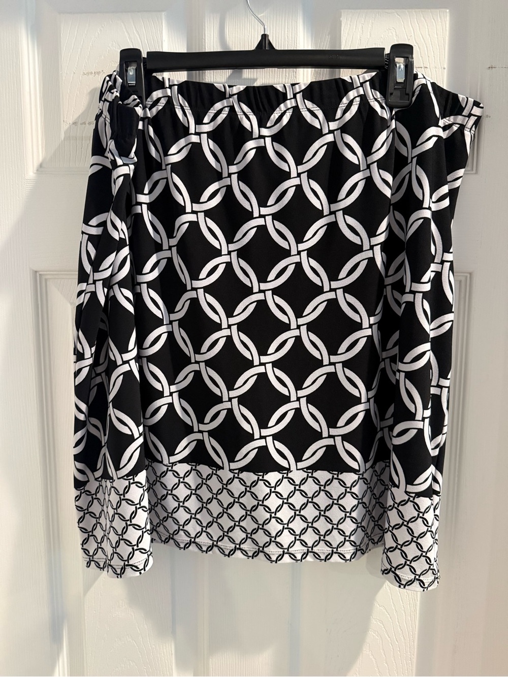 Susan Graver Liquid Knit Skort 1X Black White Circle Geometric Chain Link Print